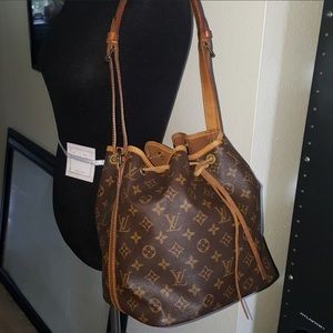- Louis Vuitton Monogram Petit Noe